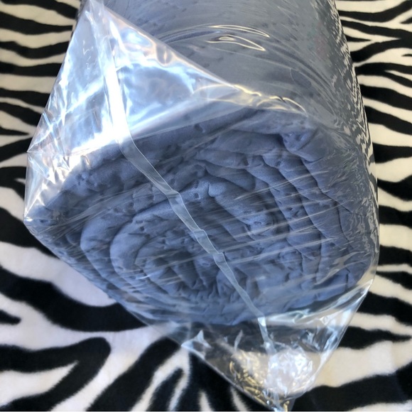 Bluish Grey Comforter Set - King Size - Picture 3 of 8